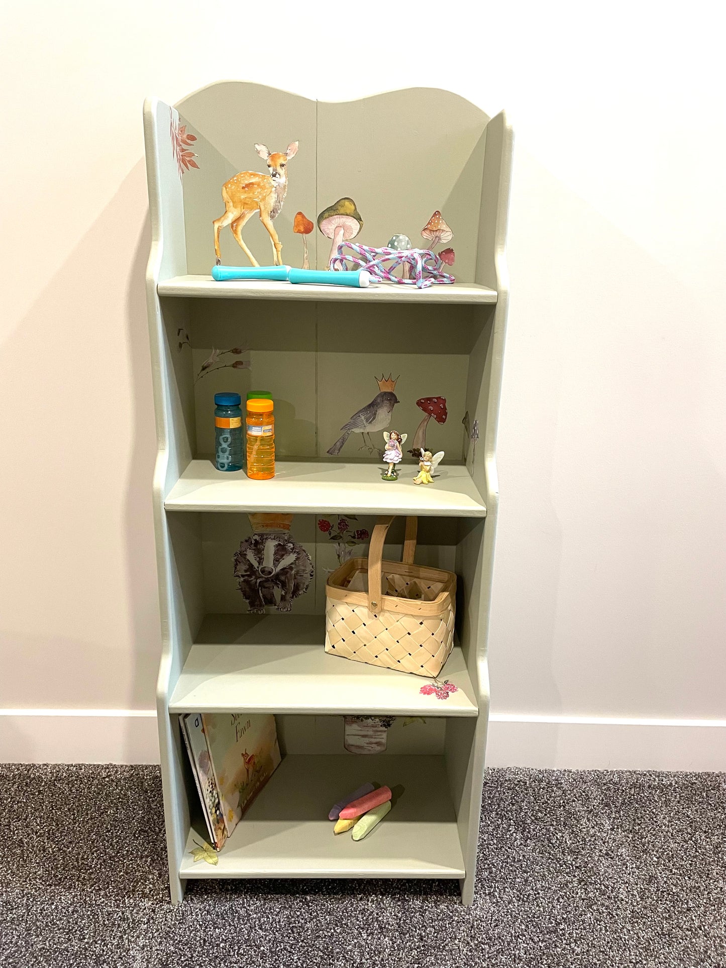 Woodland Storybook Shelf – Soft Green with Enchanted Details
