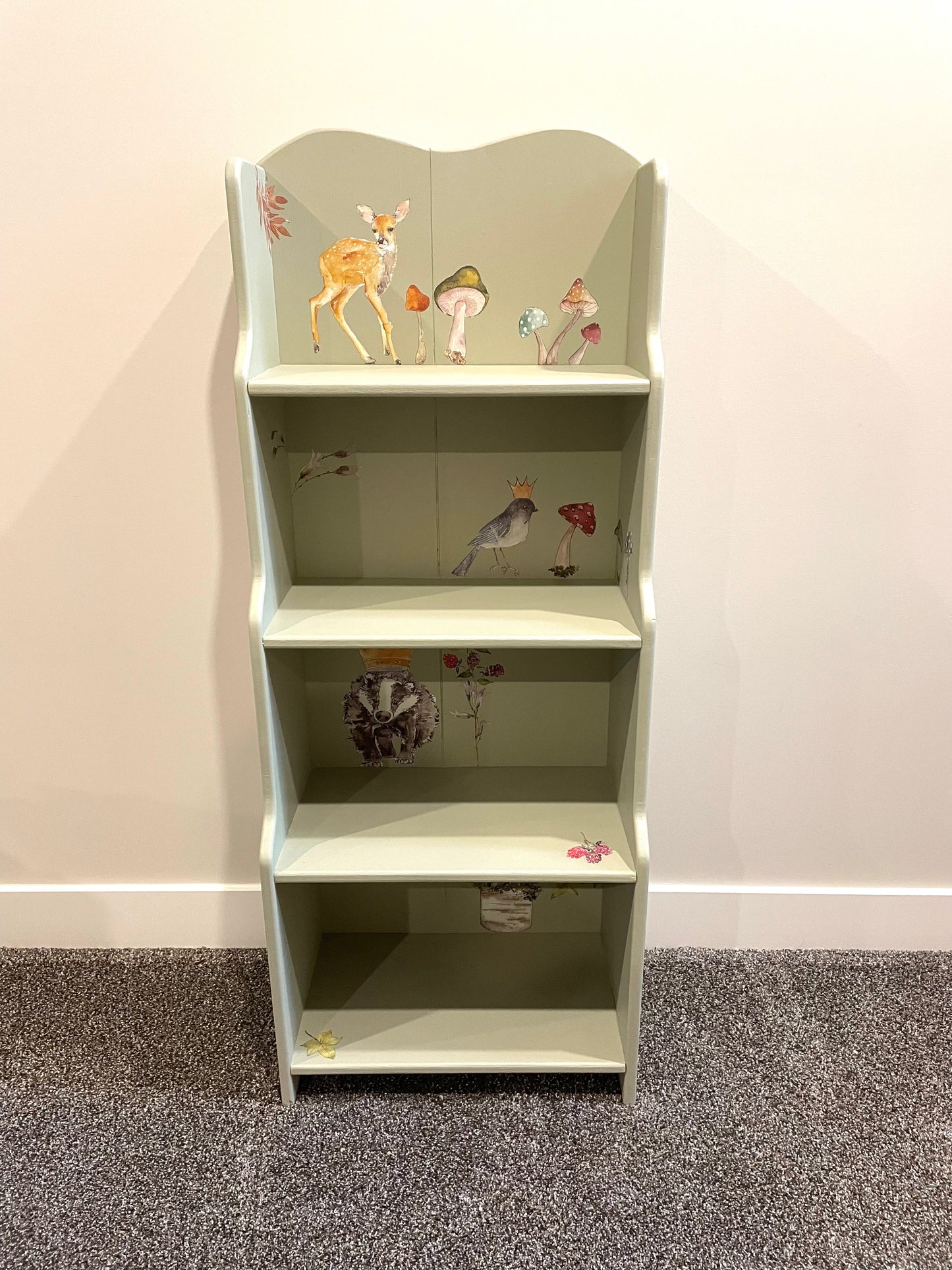 Woodland Storybook Shelf – Soft Green with Enchanted Details